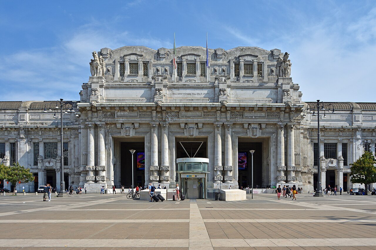 Milanon rautatieasema Milano Centrale julkisivu